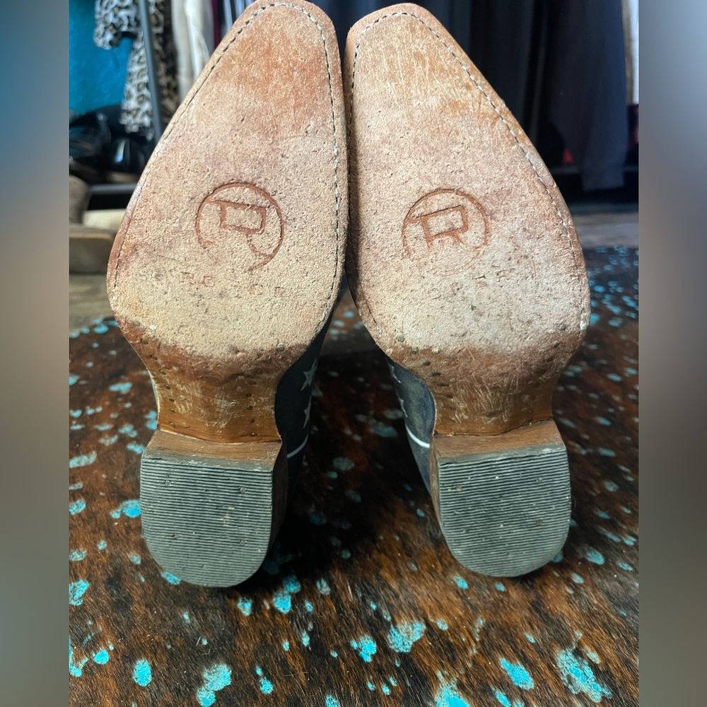 Women’s Roper American Flag Boots! I have only worn a couple of times. - Picture 2 of 5
